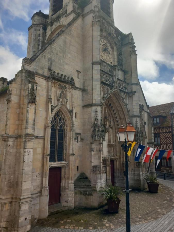 Le Leon Leilighet Honfleur Eksteriør bilde