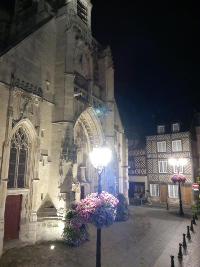 Le Leon Leilighet Honfleur Eksteriør bilde